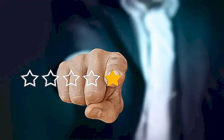 2. Lee las reseñas y calificaciones de los usuarios