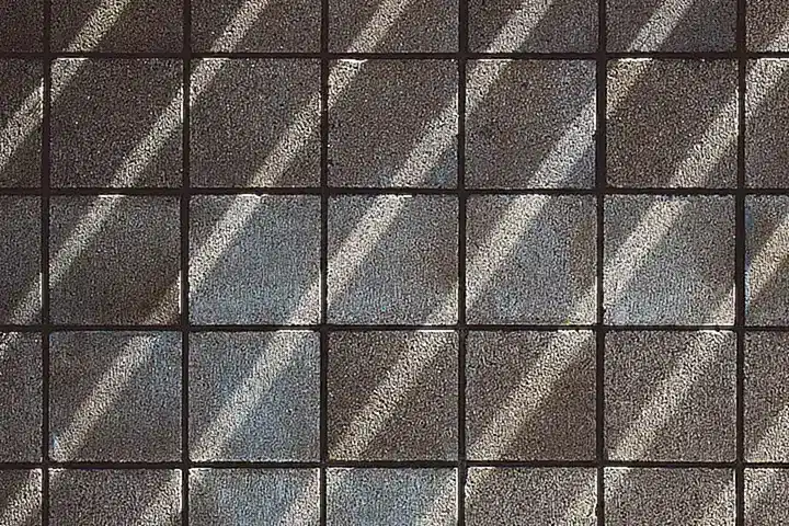 4. Calcula el momento en que la sombra alcanza su mínima longitud