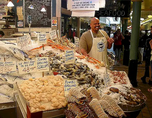 Busca en línea tiendas de mariscos que vendan percebes frescos