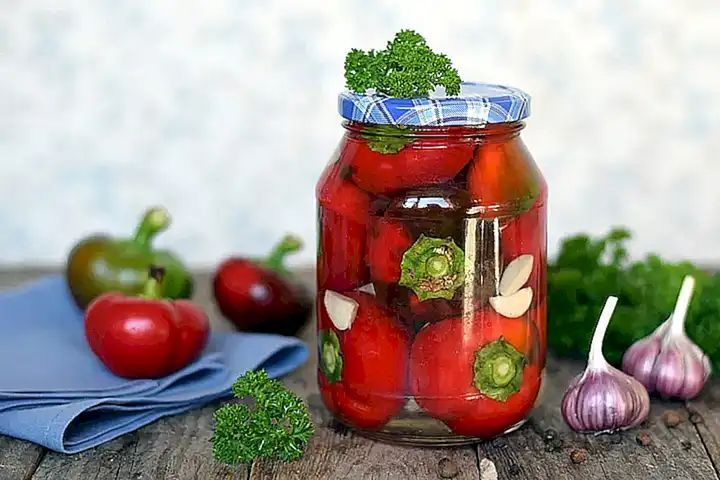 Chiles jalapeños en escabeche para agregar un poco de picante
