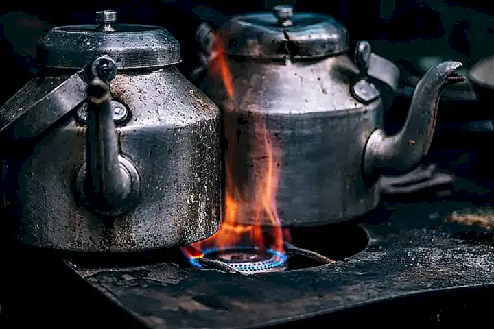 Cocina a fuego alto para que los mariscos se cocinen rápidamente
