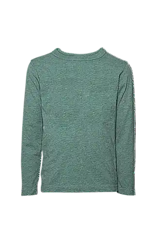 Corta la camiseta en rectángulos grandes