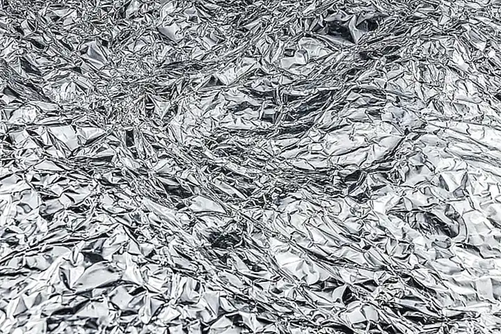 Envuelve el pulpo en papel de aluminio o colócalo en una bolsa de congelador resistente