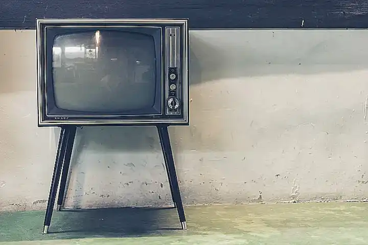 La frase se popularizó a través de programas de televisión y se ha convertido en parte del folklore español