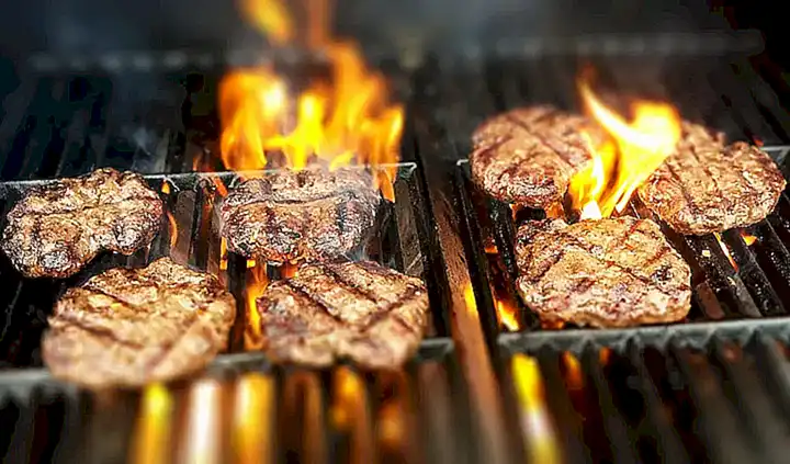 La receta de galera más deliciosa es cocinarla a la parrilla con mantequilla de ajo y limón