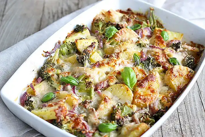 ¿Qué guarniciones puedo servir con el bogavante al horno?