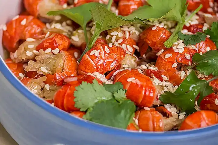 Sorprende a tus invitados con una exquisita y sofisticada comida utilizando nuestras cigalas congeladas